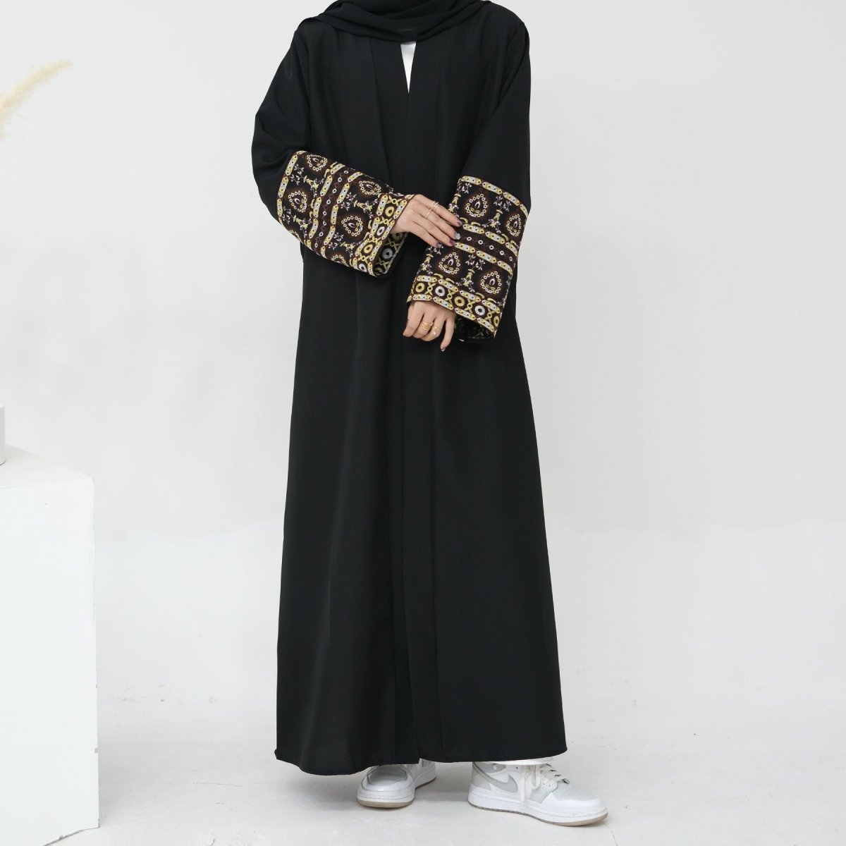 Ensemble Abaya Ouverte Broderie Exquise (MOA039)