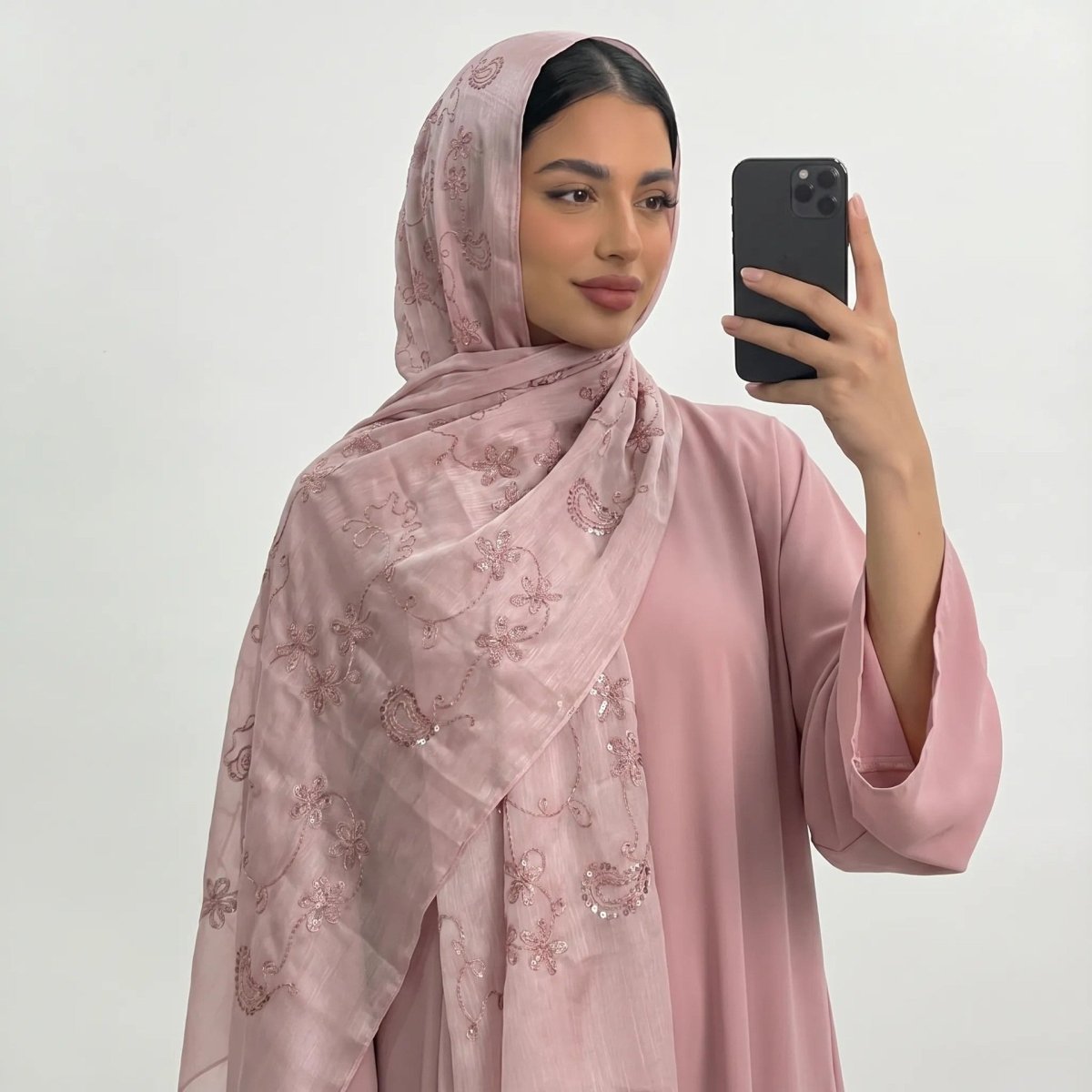 Écharpe Hijab Brodée à Fleurs et Sequins (MH244)