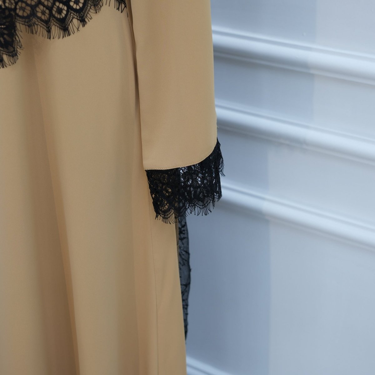 Robe Maxi avec Empiècement en Dentelle Contrastée à la Taille (MS409)