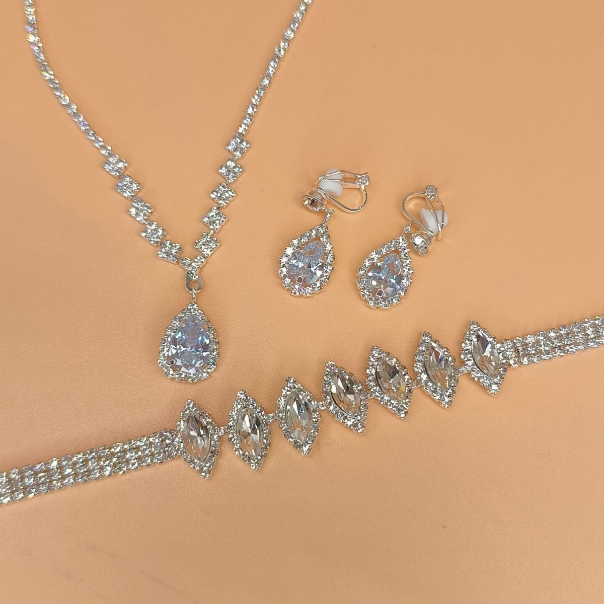Collier et boucles d'oreilles pendantes MAC181 en zircons diamantés étincelants