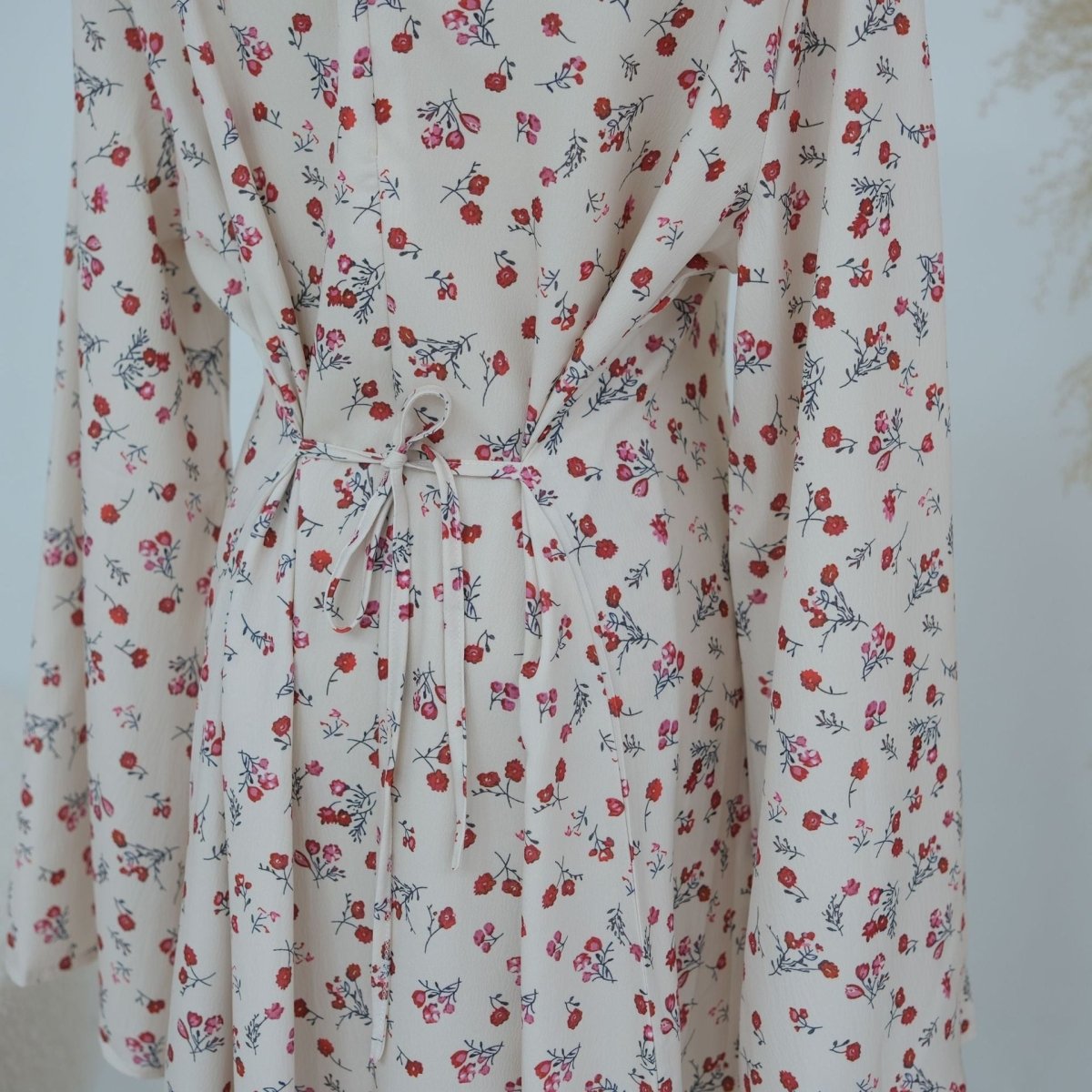 Robe Maxi à Manches Évasées et Motif Floral (MS490)