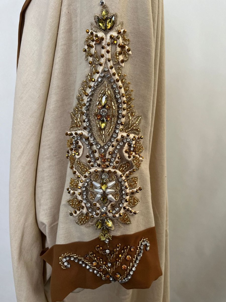 Veste Abaya de Luxe en Perles Rouille pour Mariage et Fêtes Musulmanes, Kaki avec Broderie Dorée Contrastante (MOA158)
