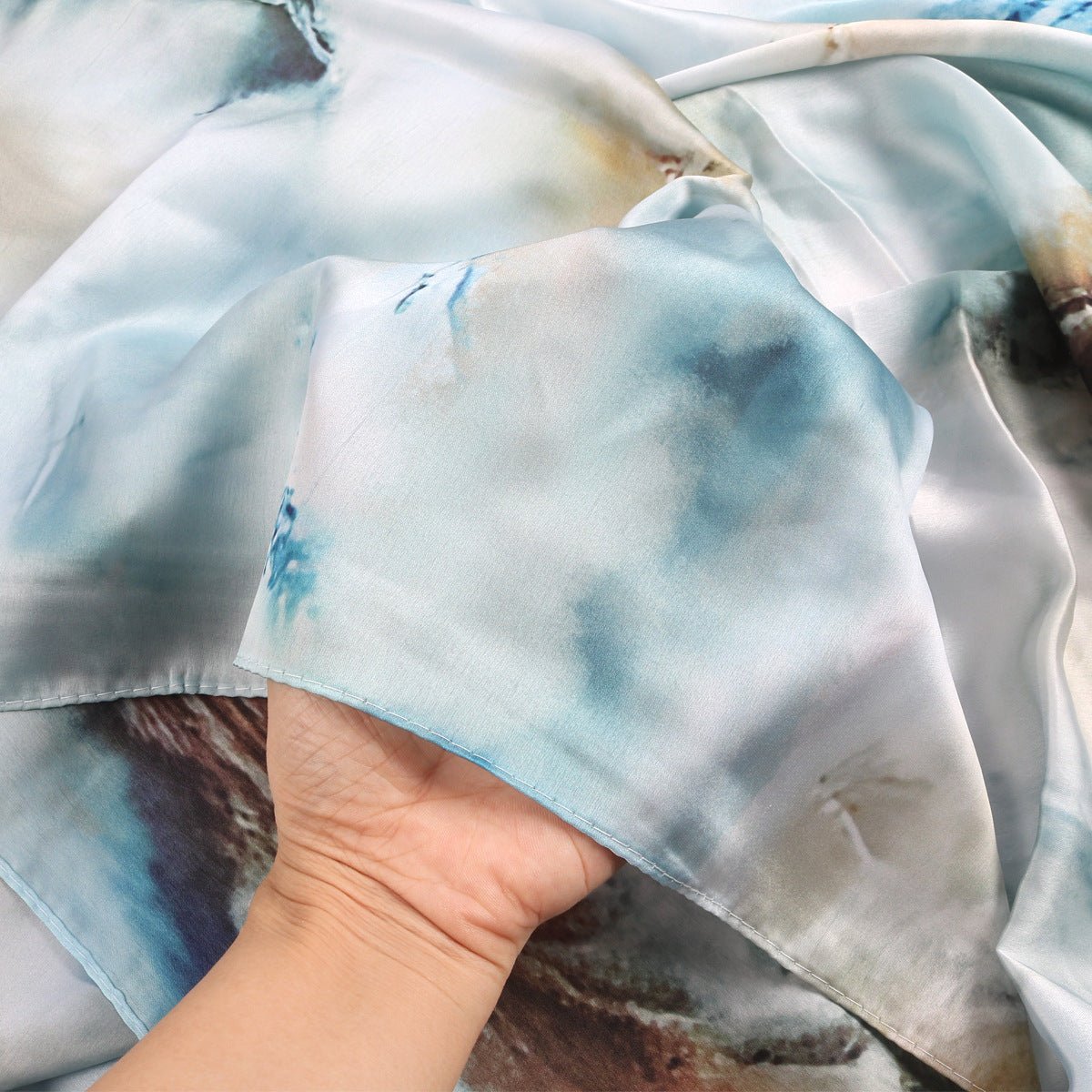 Hijab en Satin Élégance à Imprimé Marbré (MH172)