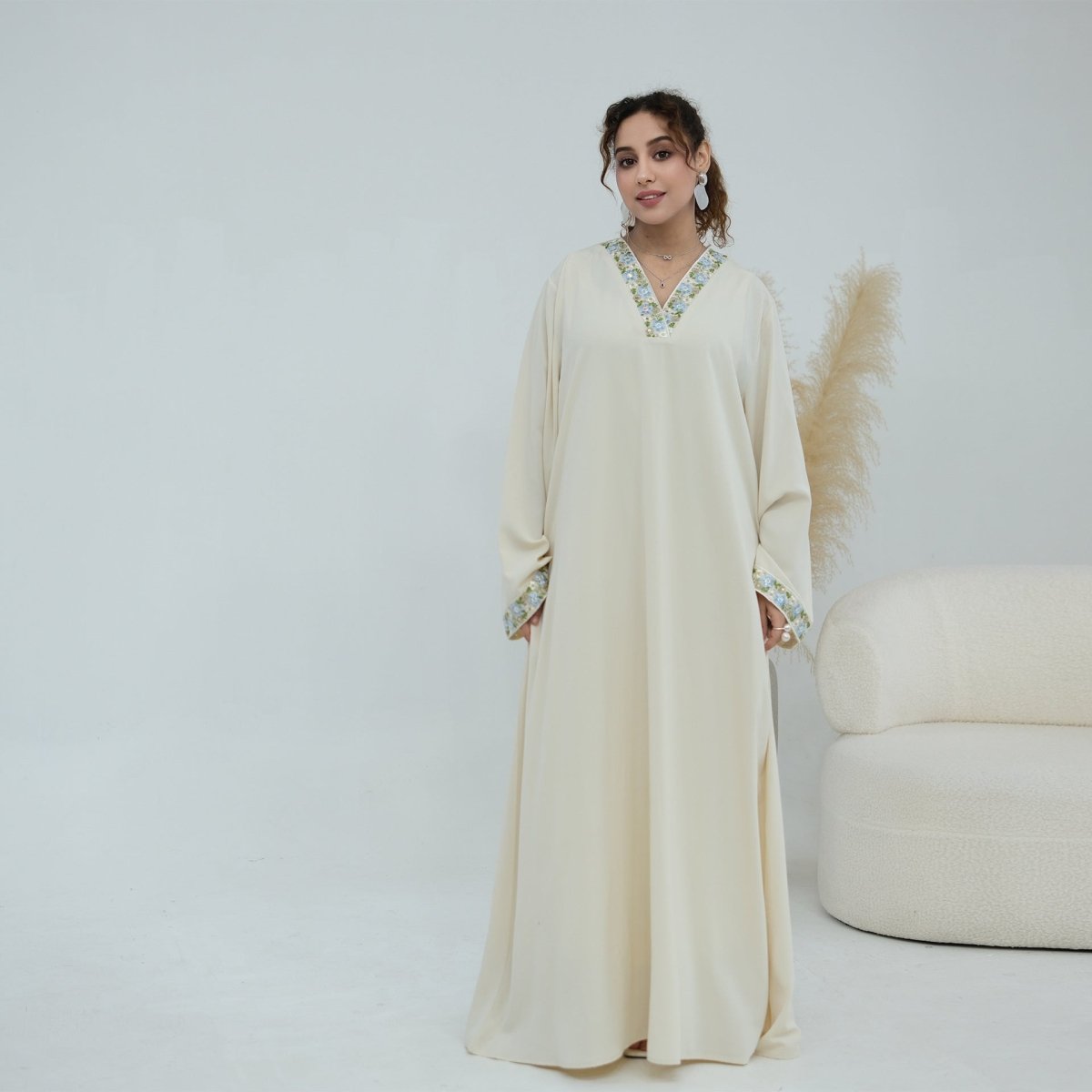 Robe Maxi Nida à Col en V Brodée Florale (MA448)