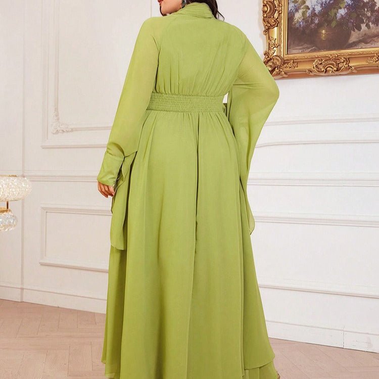 Robe Maxi Grande Taille Plissée avec Col Cravate (MS370)