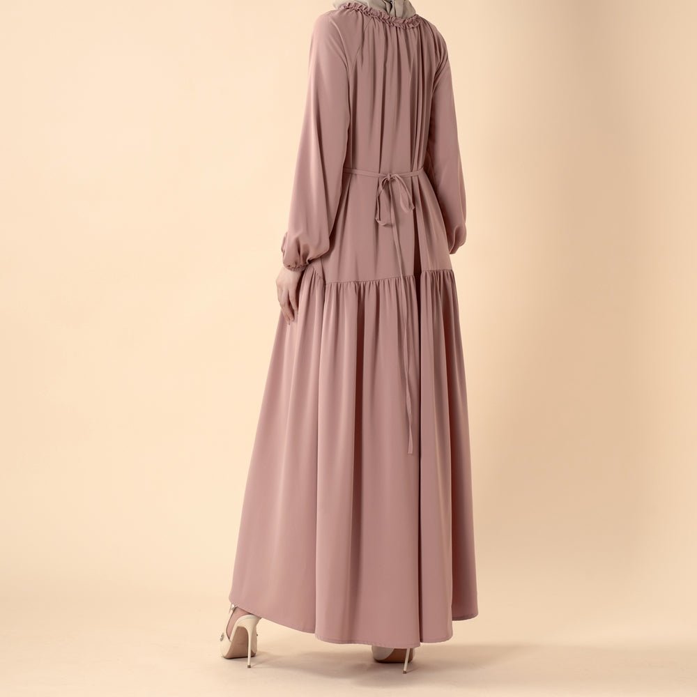 Robe maxi plissée coupe décontractée avec finition volantée et ceinture nouée (MA424)