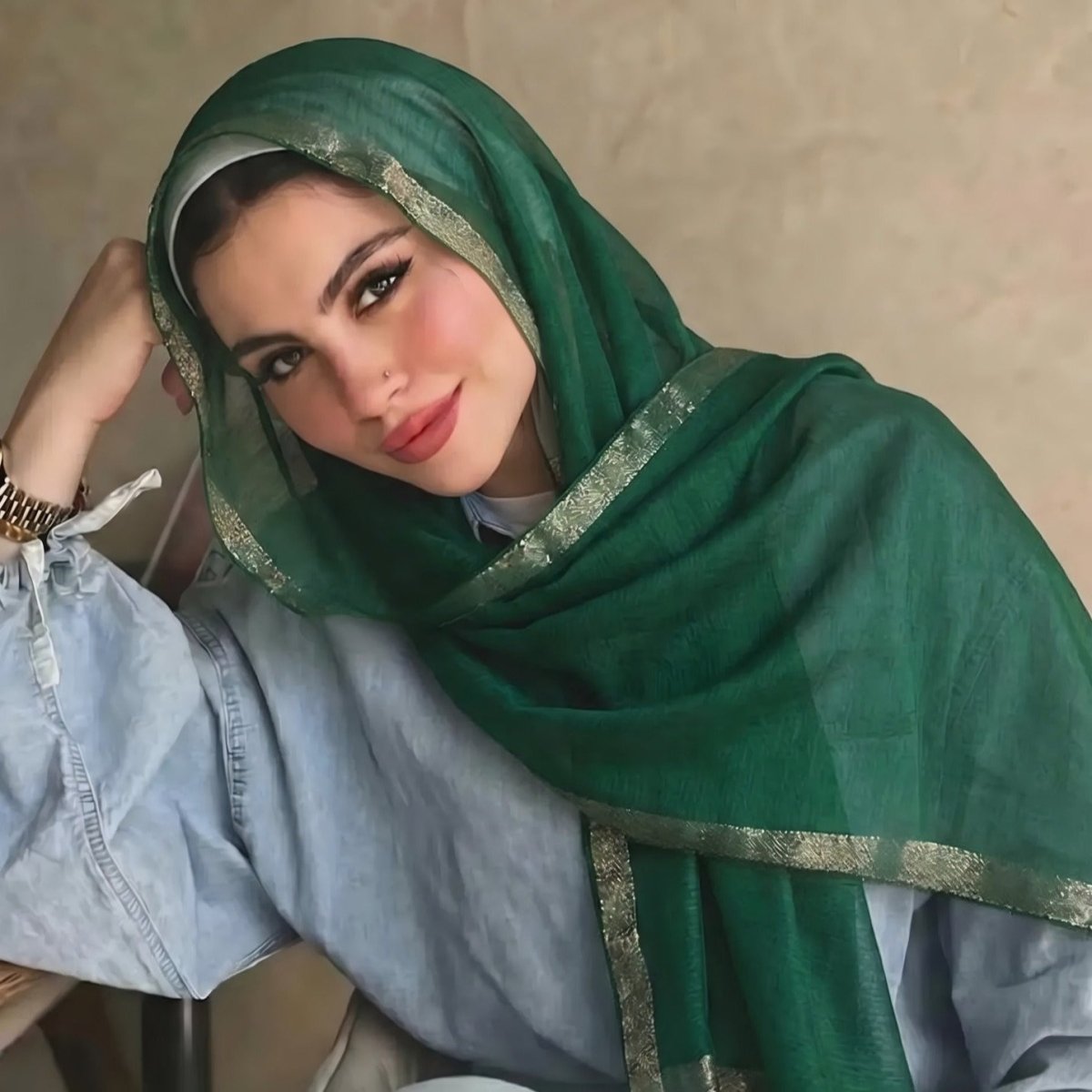 Foulard Hijab en Mousseline avec Bordure Dorée et Perles(MH236)