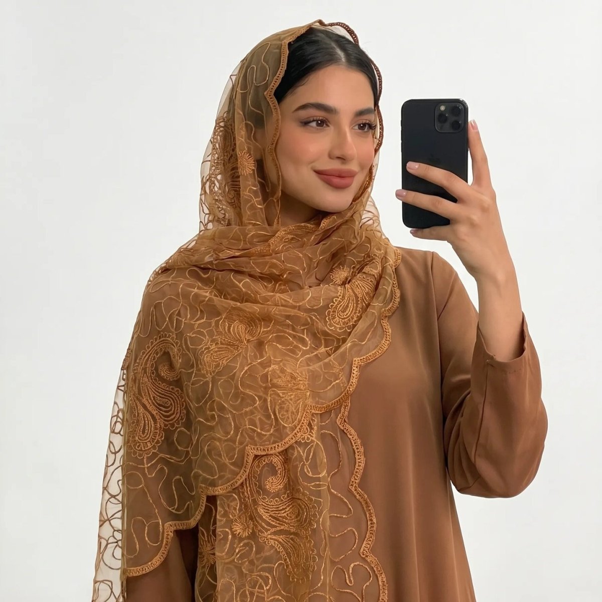 Hijab en Mesh Brodé Dentelle Florale (MH235)
