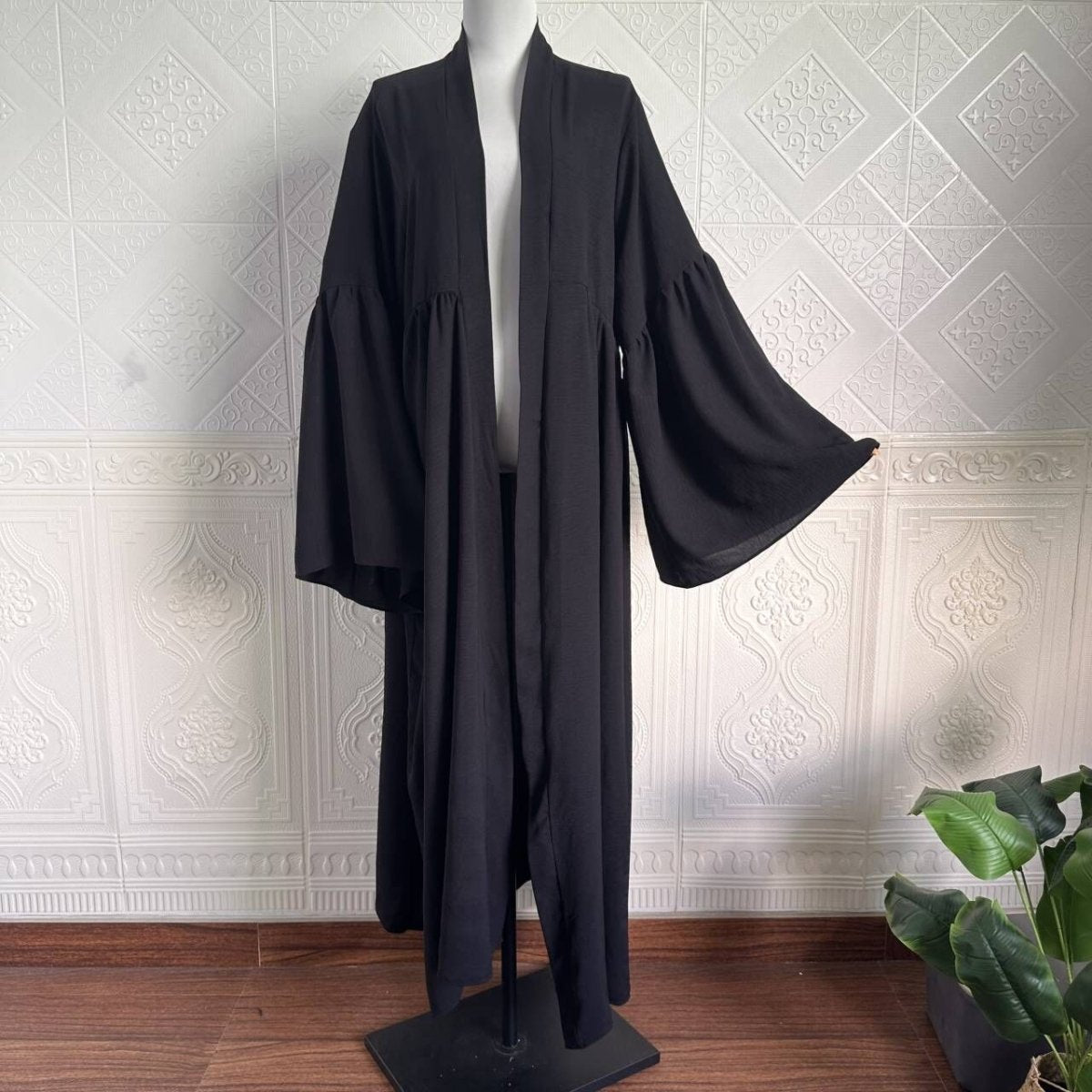 Abaya Ouverte à Manches Cloche et Volants (MOA298)