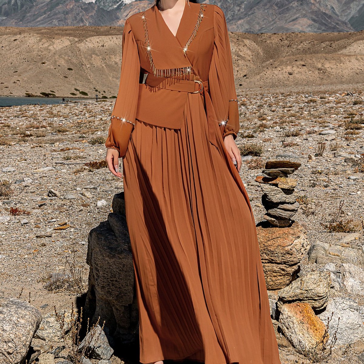 Robe Maxi Plissée à Col en V Perlée à la Main | Robe à Cristaux avec Manches Bouffantes (MS212)