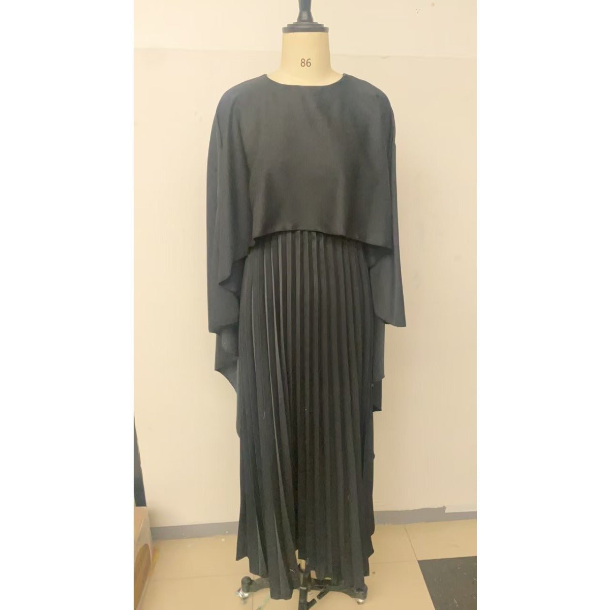 Robe Maxi Plissée à Manches Chauve-souris | Robe Cape Blanc Crème à Manches Cloche Spectaculaires (MA241)