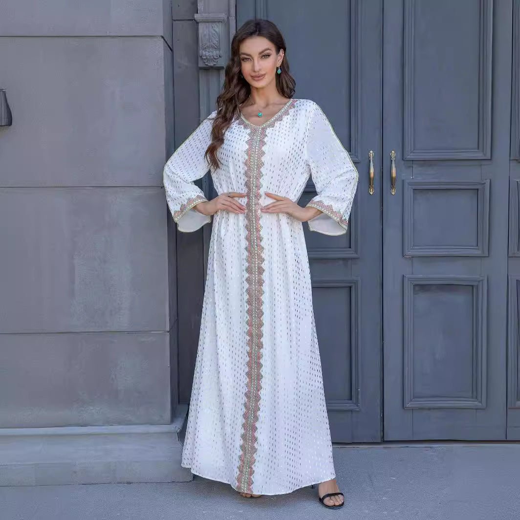 Abaya en dentelle brodée avec finition métallique (MA367)