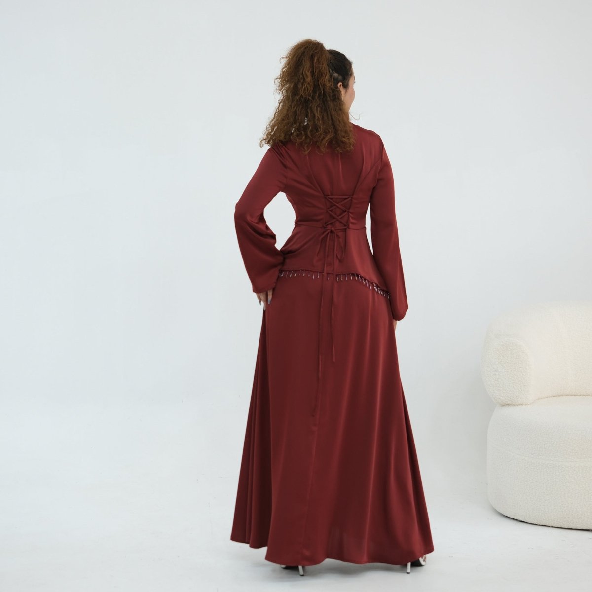 Robe Maxi Corset avec Taille Perlée et Manches Évasées (MS476)