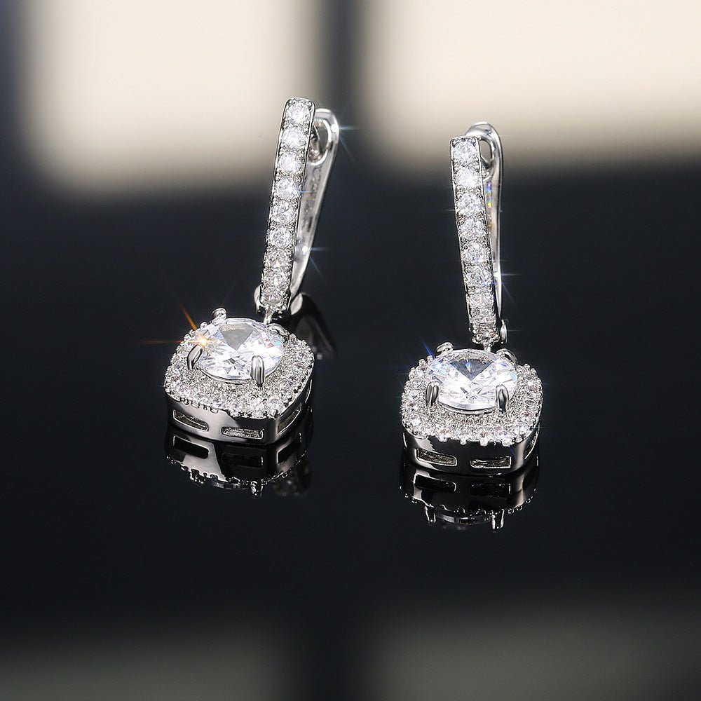 Boucles d'oreilles polyvalentes en zircone micro-pavée (MAC191)