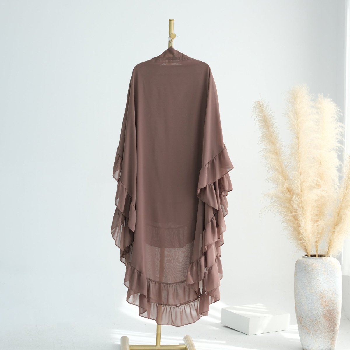 Hijabs Musulmans Unis et Doux au Design Cape Fluide | Foulard à Double Épaisseur, Grande Ampleur et Bords Volantés (MK023)