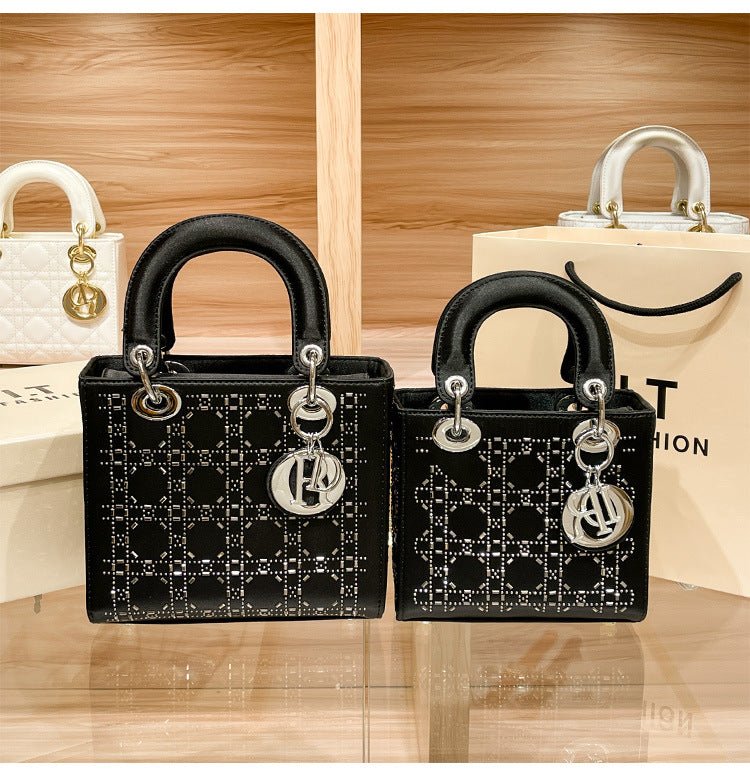 Sac Princesse Diana en satin haut de gamme, style « Hot Diamond Heavy Industry » (MAC220)