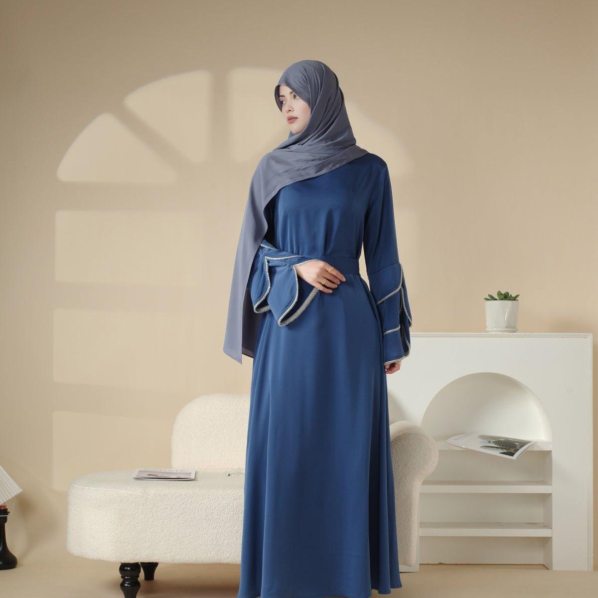 Abaya à manches froncées à triple rangée de diamants avec poches (MA040)