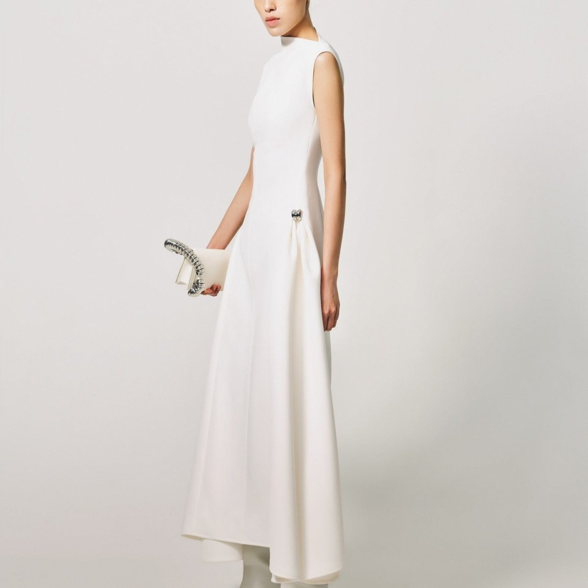 Robe Maxi Ajustée Sans Manches Minimaliste (MS382)