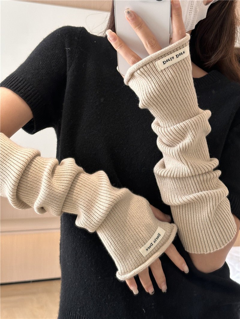 **Manches en Maille Cascadantes – Élégance Cosy pour un Style Superposé** (MAC312)