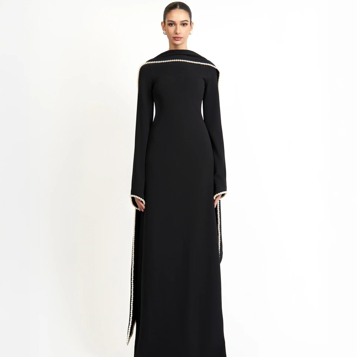 Robe de soirée élégante à manches cape ornée de perles (UKMA337)