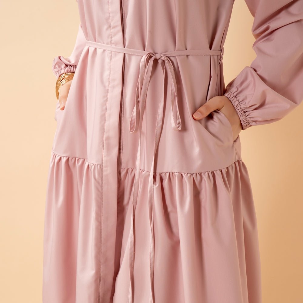 Robe Abaya Maxi Trench Cintrée en Ligne A avec Poches (MA422)