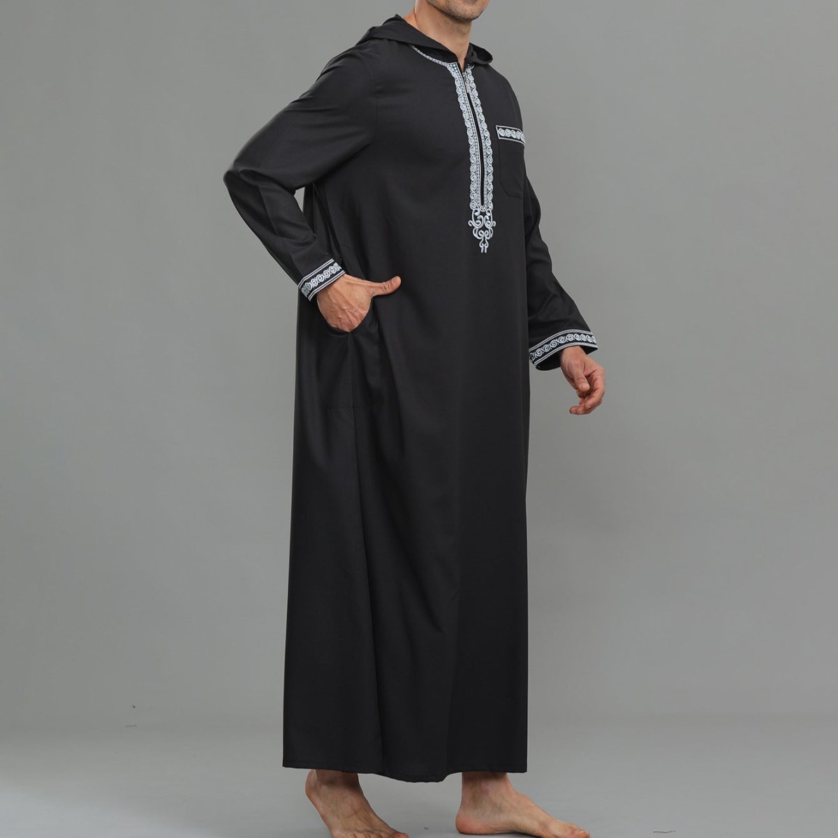 Thobe brodé à capuche pour homme avec poches (MT037)