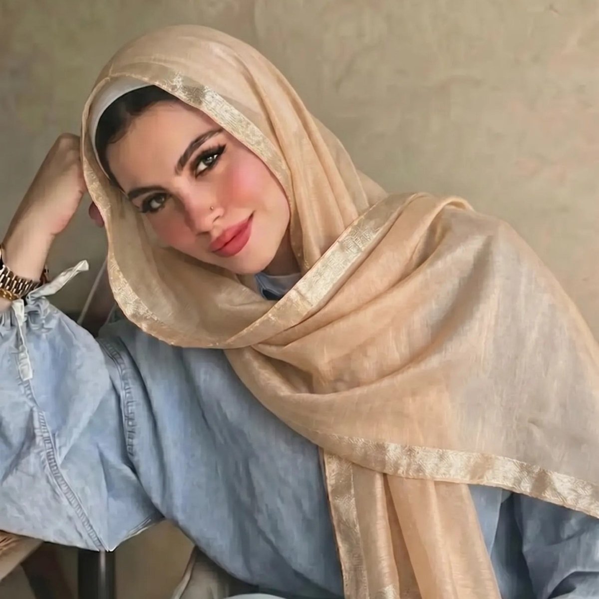 Foulard Hijab en Mousseline avec Bordure Dorée et Perles(MH236)
