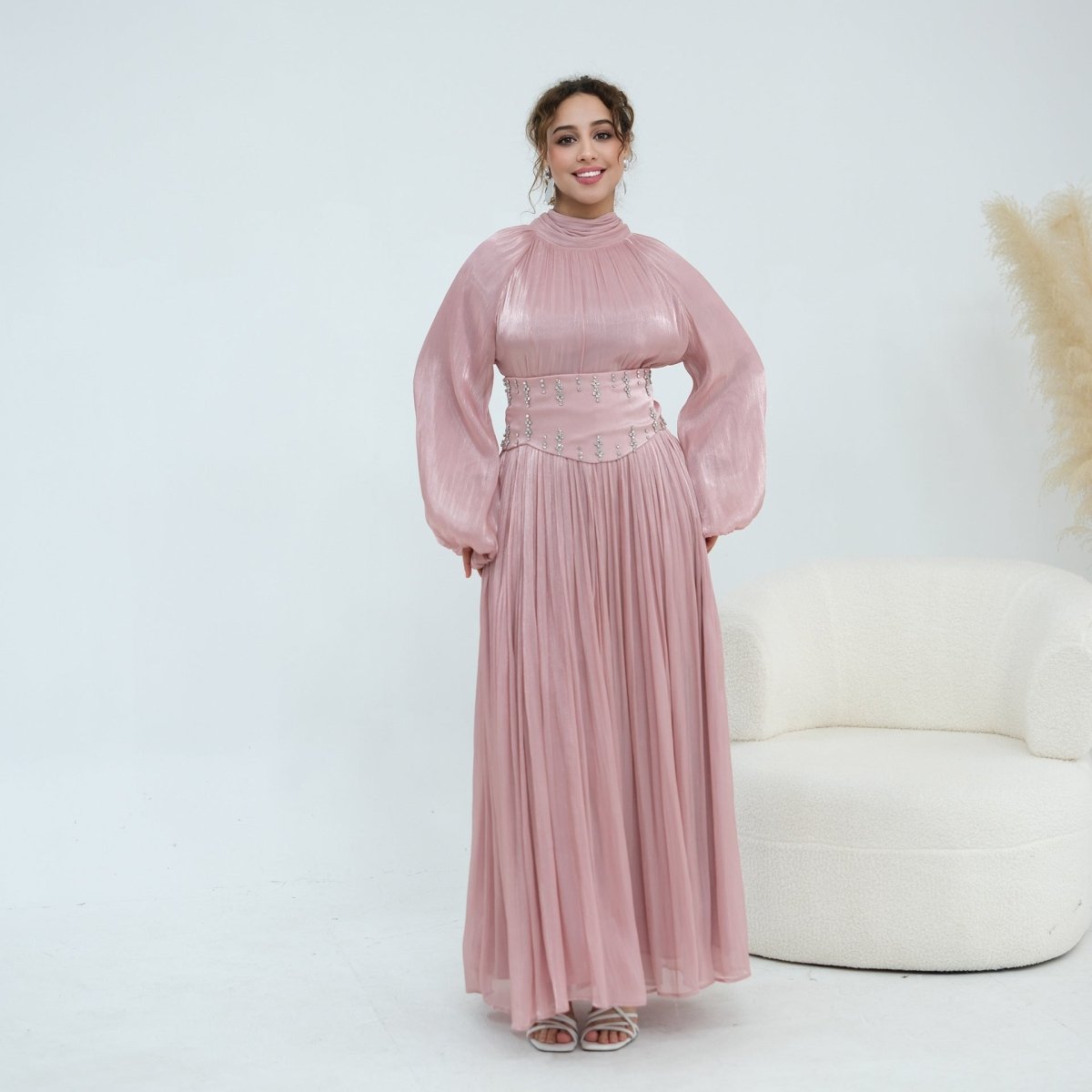 Robe maxi à manches bouffantes et large ceinture ornée de cristaux (MS477)