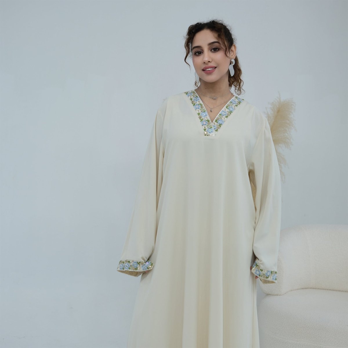 Robe Maxi Nida à Col en V Brodée Florale (MA448)