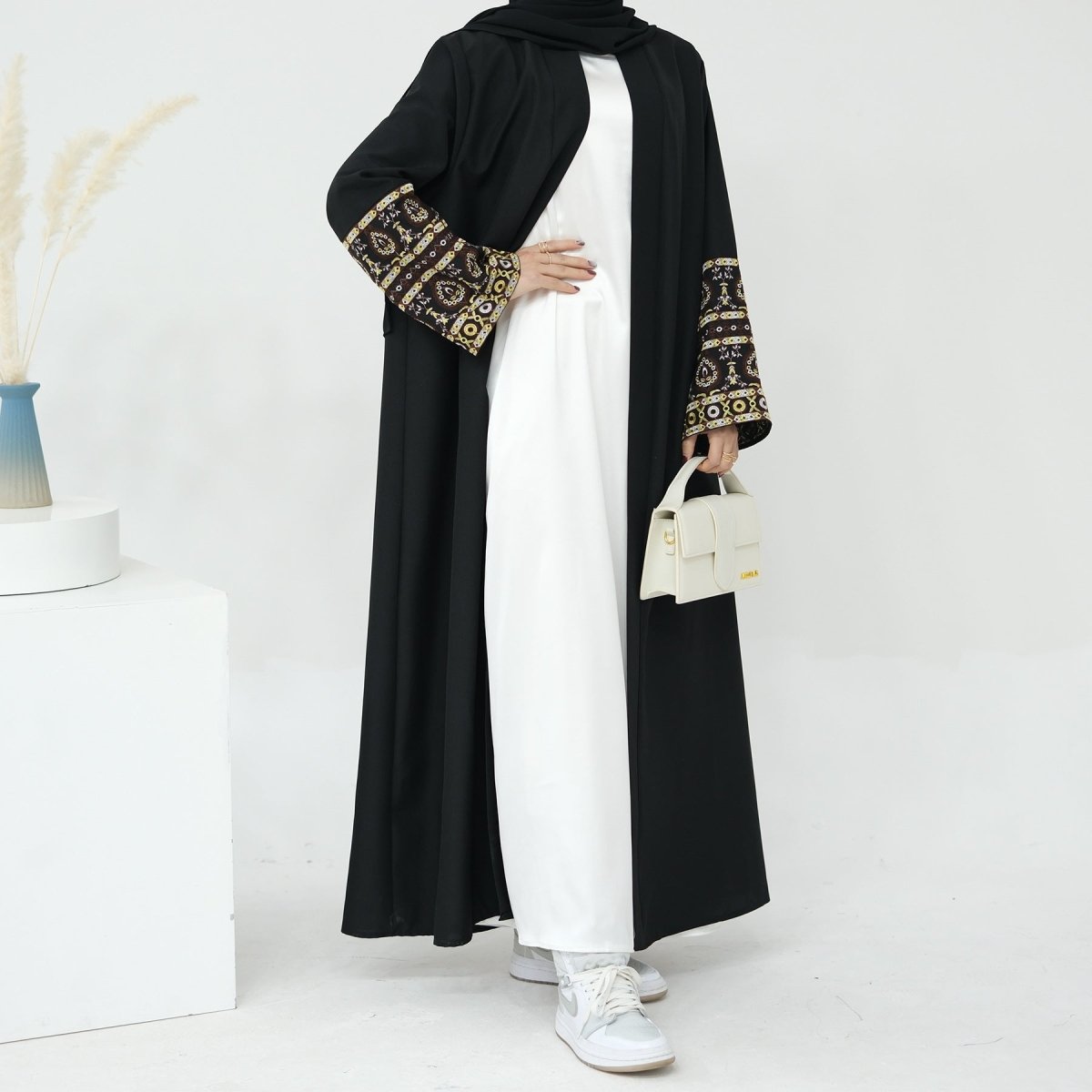 Ensemble Abaya Ouverte Broderie Exquise (MOA039)
