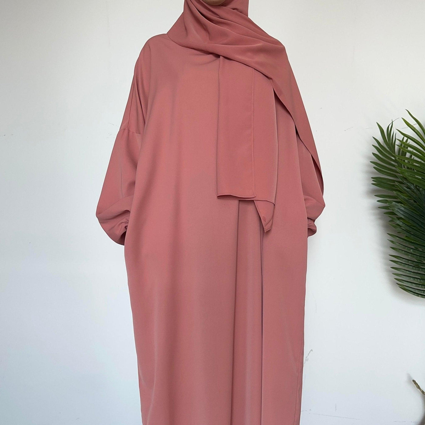 Abaya Sweat à Capuche avec Hijab Attaché (MA001)
