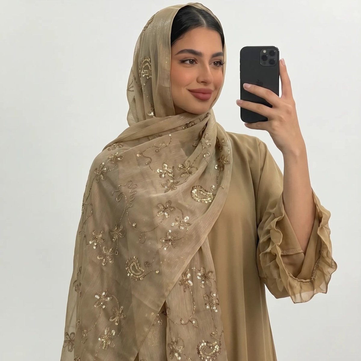 Écharpe Hijab Brodée à Fleurs et Sequins (MH244)