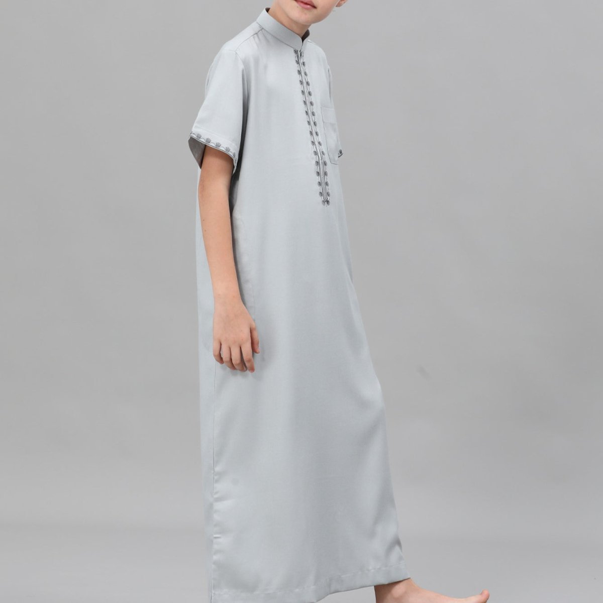 Djellaba brodée pour garçons musulmans avec poches (MKB013)