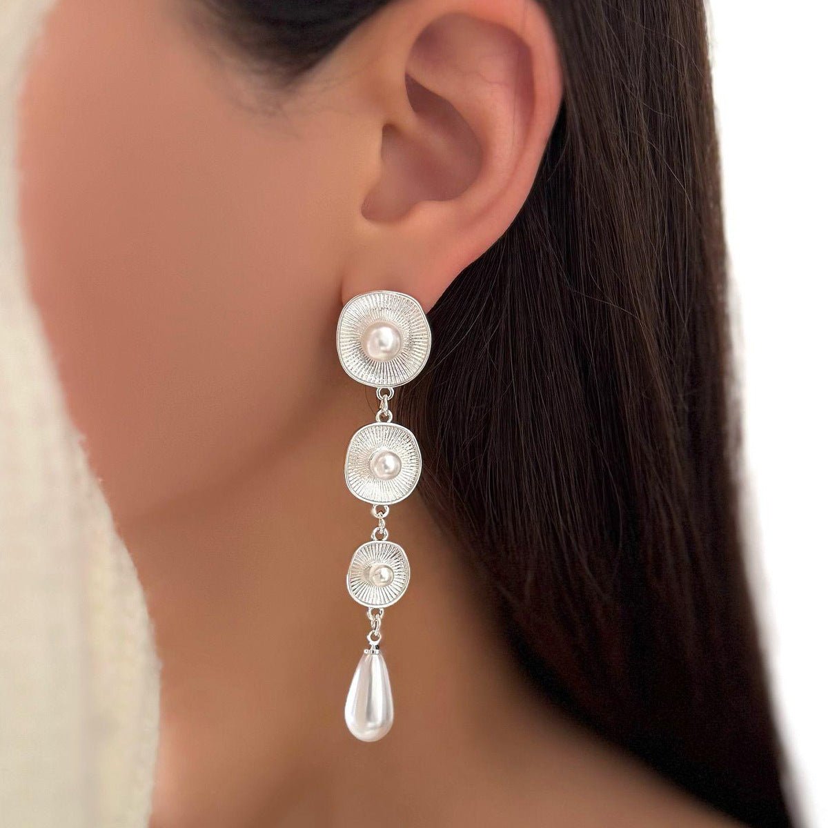 Boucles d'oreilles pendantes asymétriques artistiques à perles (MAC325)