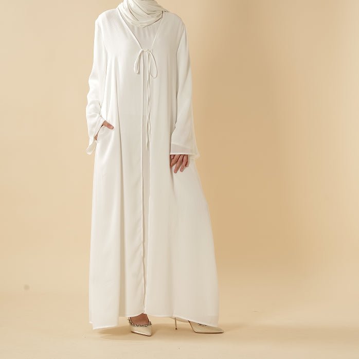 Abaya Ouverture Essentielle Essential Zoom avec Fermeture à Lacet et Poches (UKMOA309)