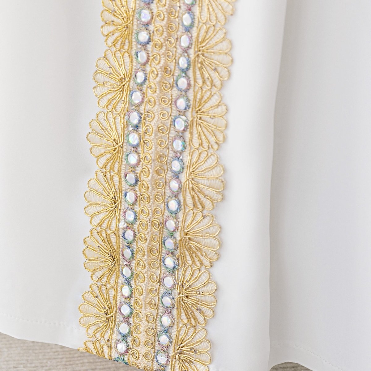 Robe Kaftan Brodée pour Filles avec Ceinture Ornée de Bijoux (MKG021)