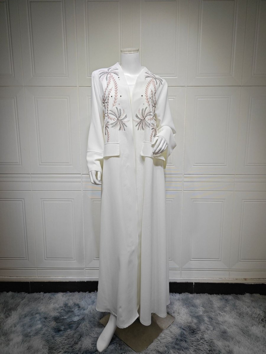 Abaya en tissu soie glacée froissée brodée à col en V (MOA234)