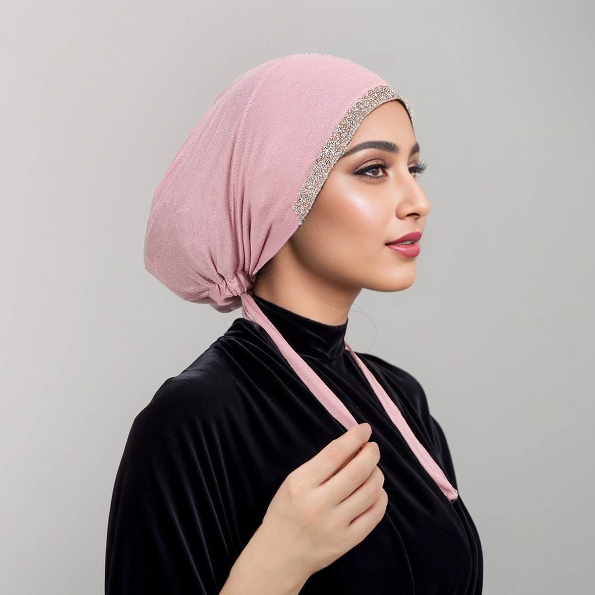 Bonnet Hijab de Luxe en Coton Mercerisé, Orné de Cristaux, Réglable avec Lacet Élastique, Design Respirant (MH115)