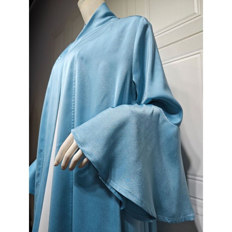 Robe Abaya Unie en Satin Doux Ouverte Devant à Manches Feuille de Lotus | Cache-Abaya Modeste Léger (MOA220)