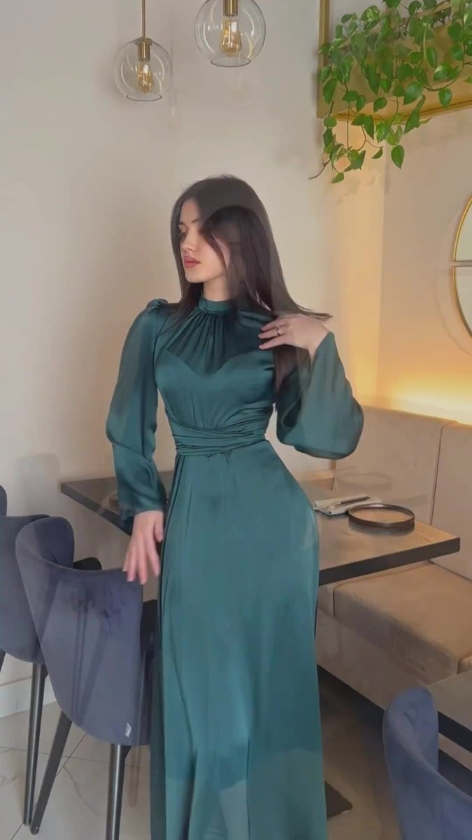 Robe Abaya de Soirée Princesse en Satin Intemporelle, Cintrée à la Taille (MA205)