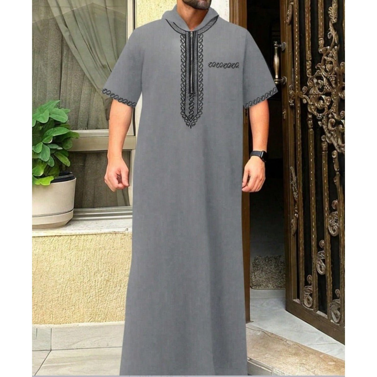 Thobe imprimé numérique 3D à rayures, respirant, coupe ample pour homme, manches courtes, robe musulmane avec col en V (MT033)