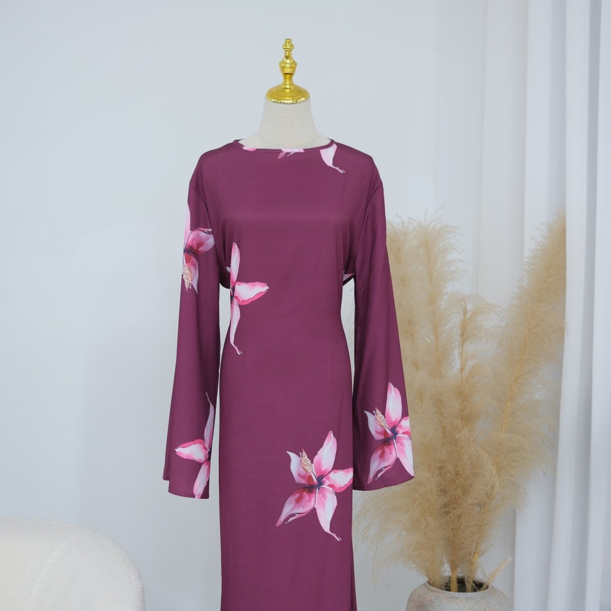 Robe Maxi à Imprimé Floral avec Manches Cape (MS440)