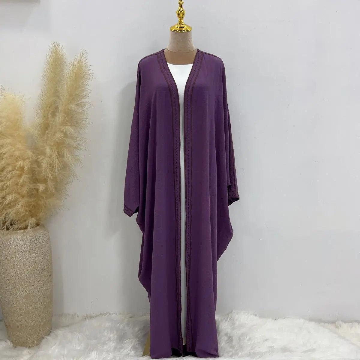 Abaya ouverte à manches chauve-souris avec broderie (MOA015)