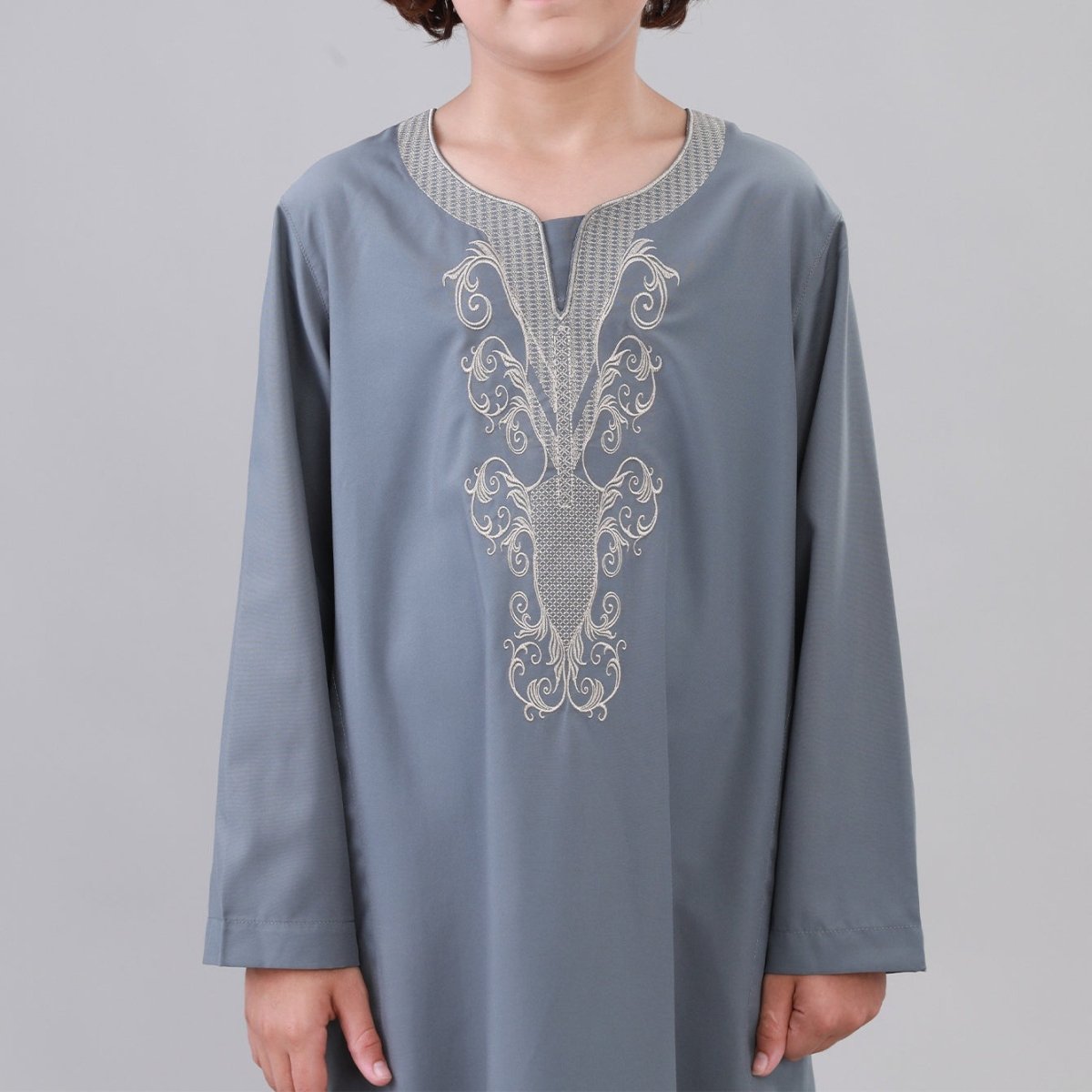 Qamis brodé pour garçons avec poches latérales (MKB035)