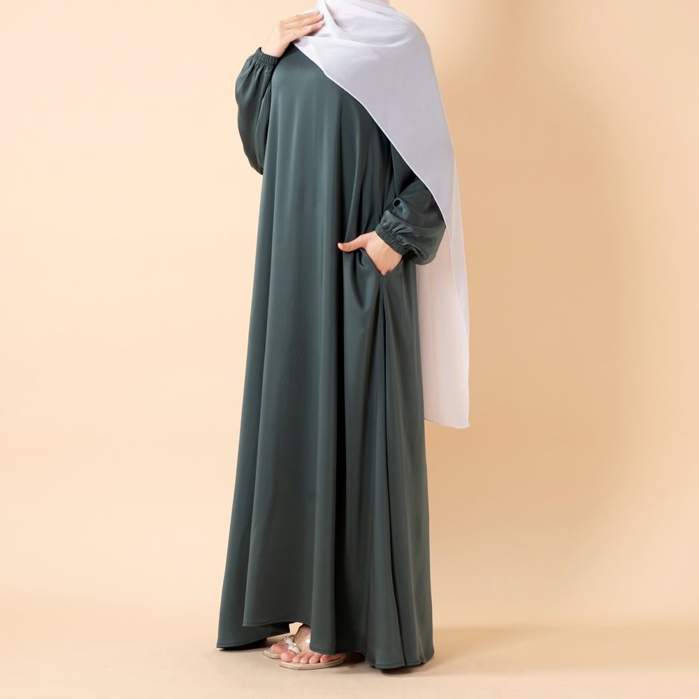 Abaya Satin Premium Modest Luxury | Abaya Coupe Parapluie Évasée avec Poches (MA311)