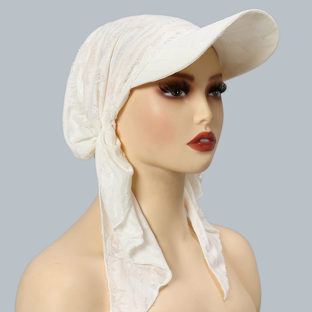 Casquette de baseball tendance multicolore pour femme – Bonnet bohème à bords effilochés avec détail plume (MH113)