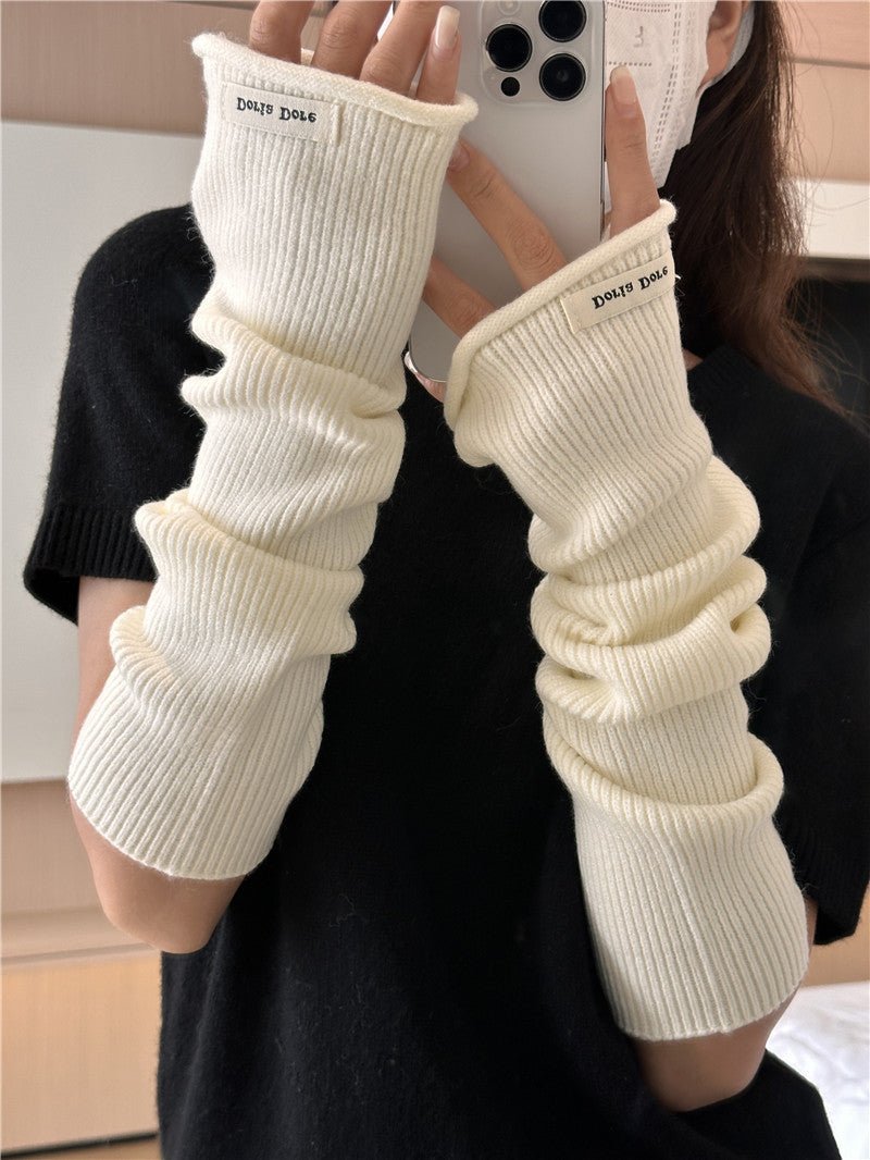 **Manches en Maille Cascadantes – Élégance Cosy pour un Style Superposé** (MAC312)