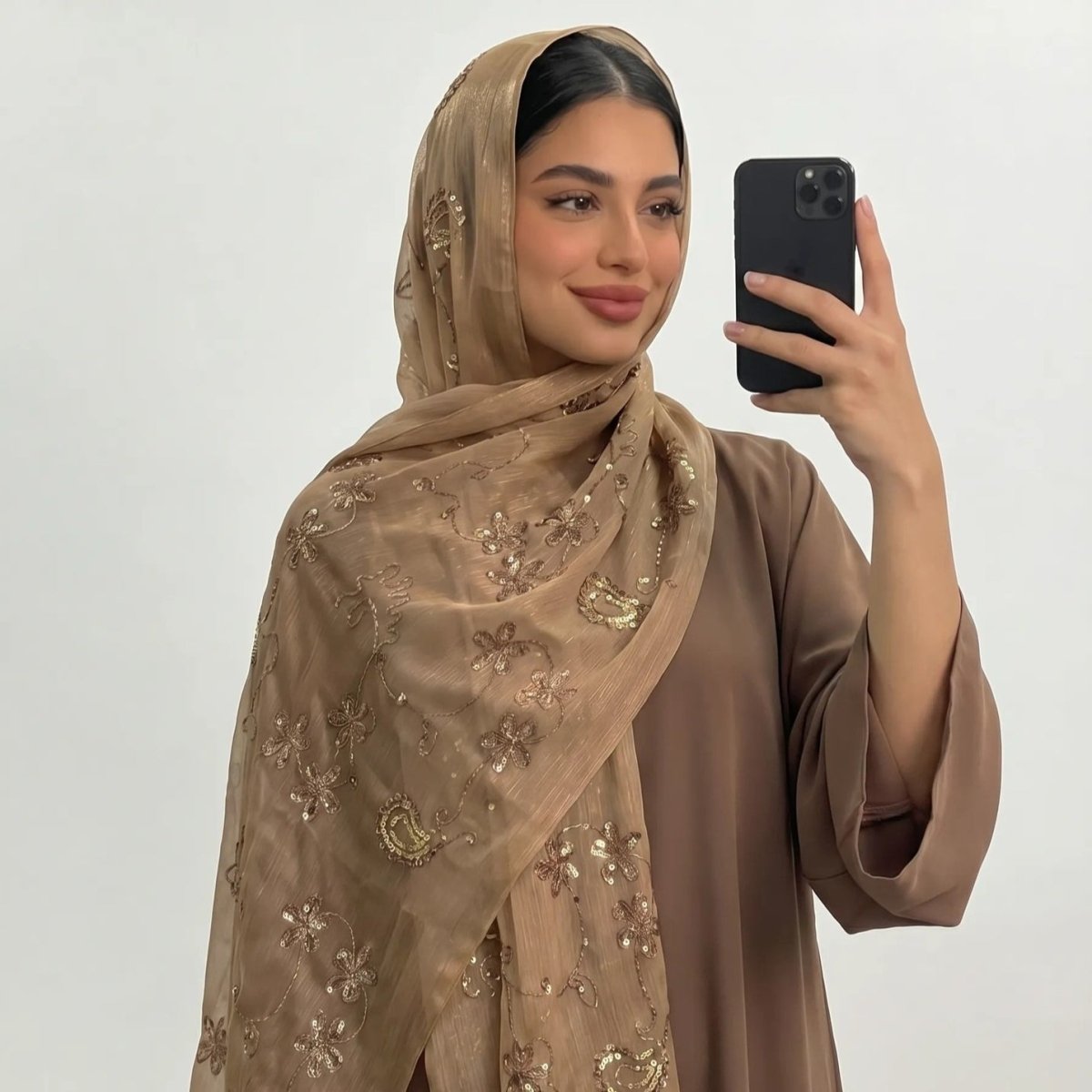 Écharpe Hijab Brodée à Fleurs et Sequins (MH244)