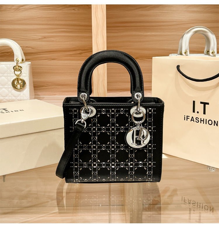 Sac Princesse Diana en satin haut de gamme, style « Hot Diamond Heavy Industry » (MAC220)