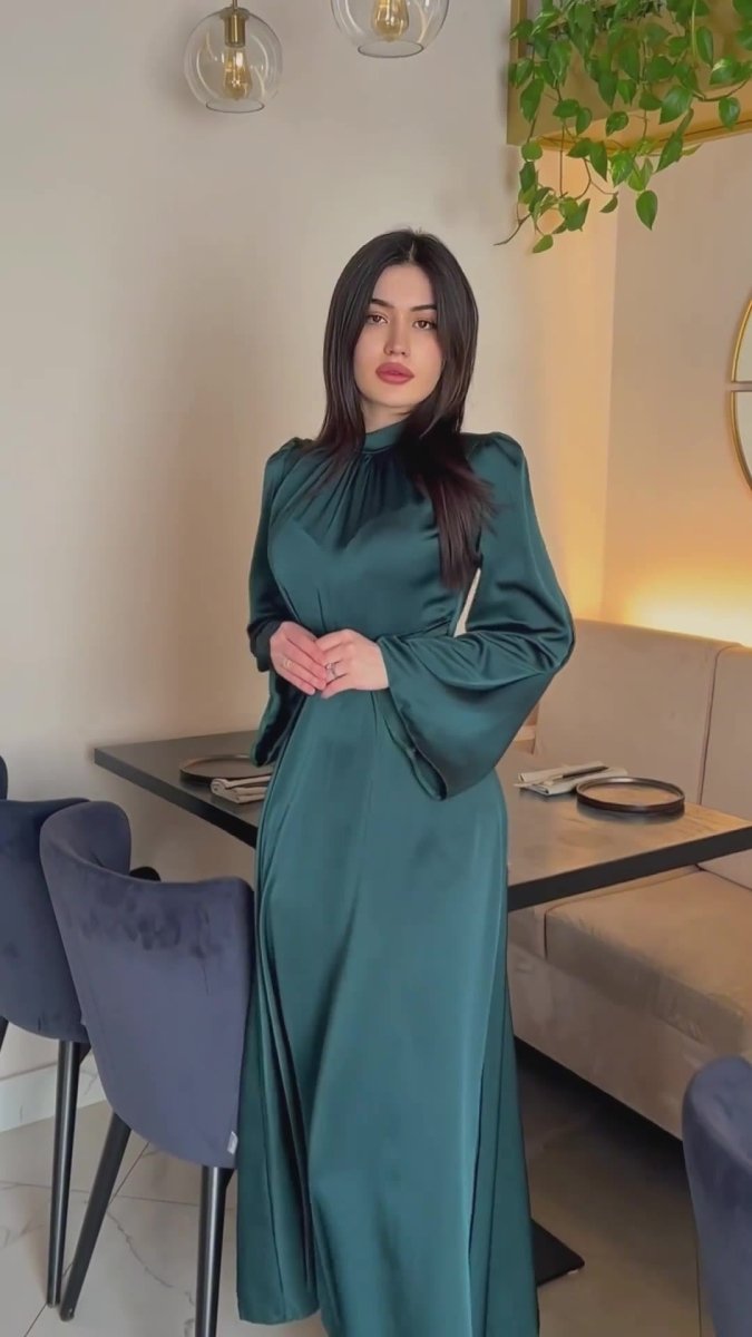 Robe Abaya de Soirée Princesse en Satin Intemporelle, Cintrée à la Taille (MA205)